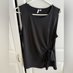 Women’s size large black sleeveless blouse by Elle